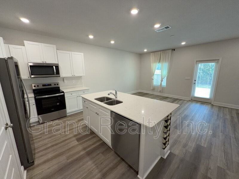 3821 Pendragon Cir - Photo 5 of 24