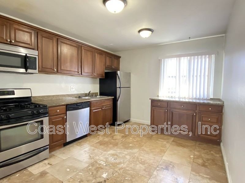 4861 1/2 Narragansett Ave - Photo 3 of 12