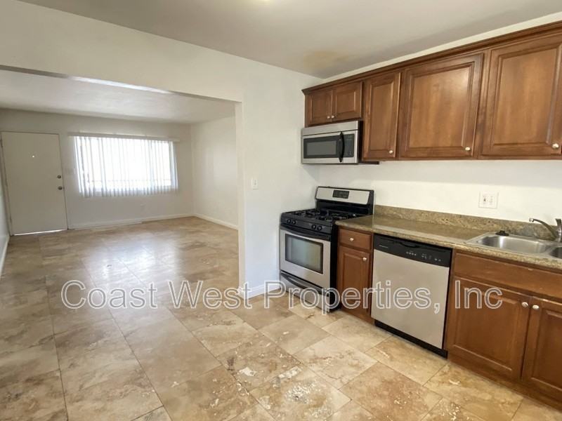 4861 1/2 Narragansett Ave - Photo 4 of 12