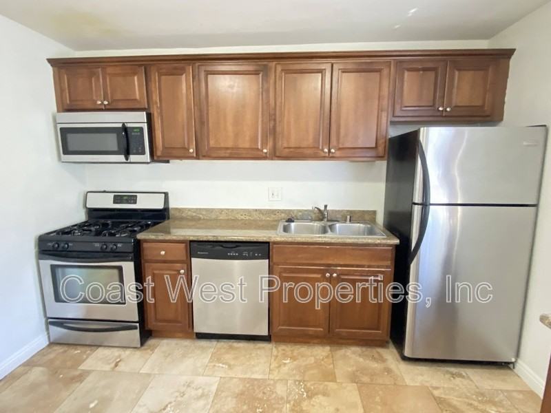 4861 1/2 Narragansett Ave - Photo 5 of 12