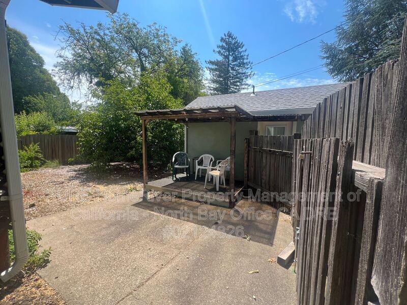 343 Jones St - Photo 6 of 8