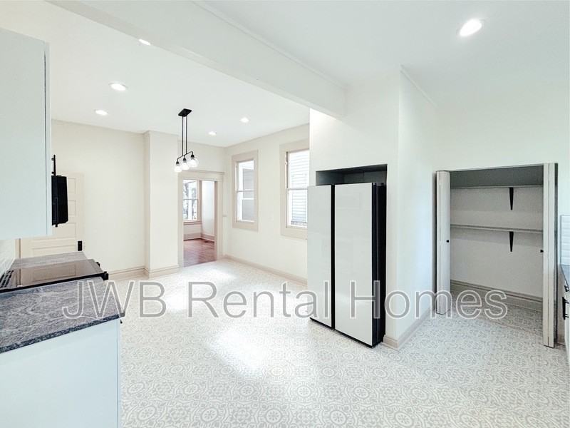 1532 N Pearl St - Photo 4 of 36