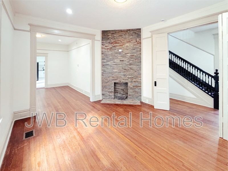 1532 N Pearl St - Photo 5 of 36