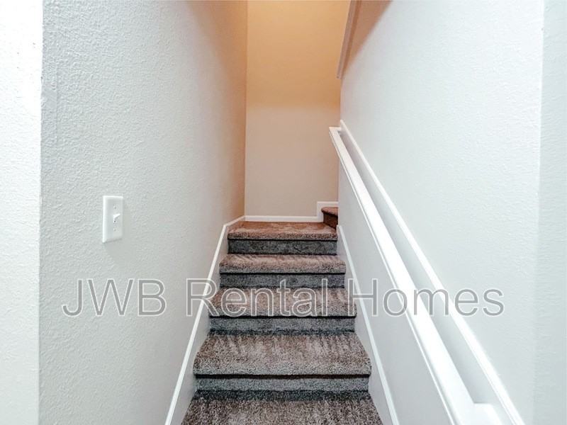 8450 Mcgirts Village Ln - Photo 5 of 24