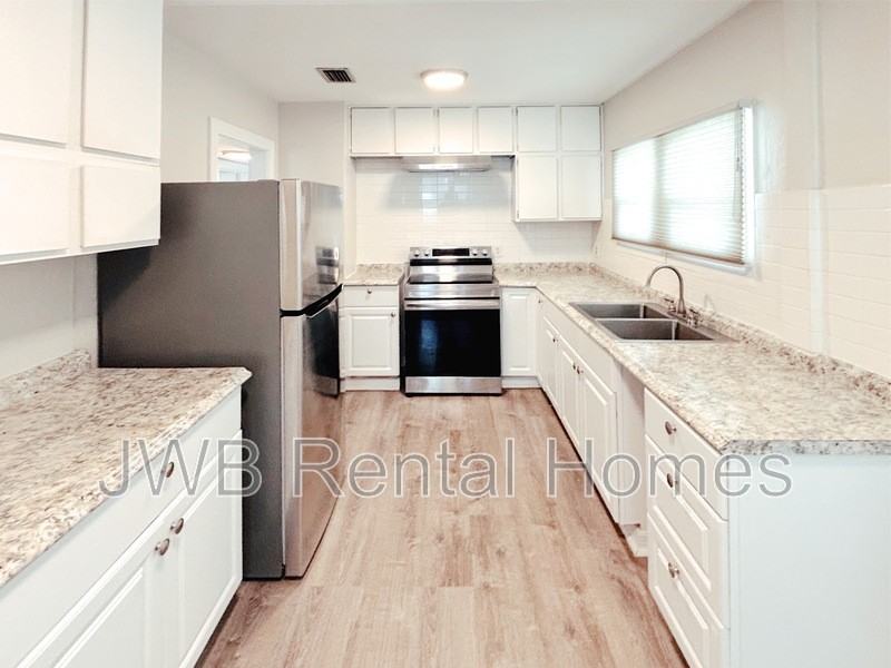 3015 Southside Blvd - Photo 2 of 26