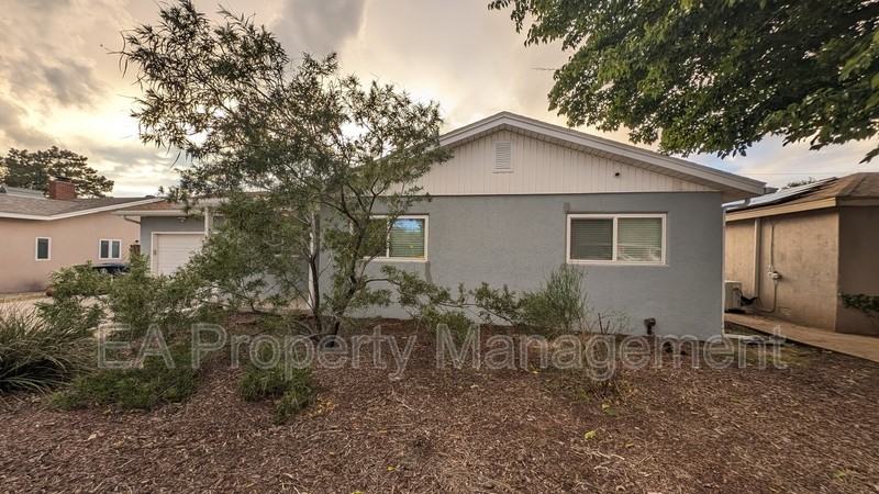 2837 Palomas Dr Ne - Photo 2 of 23