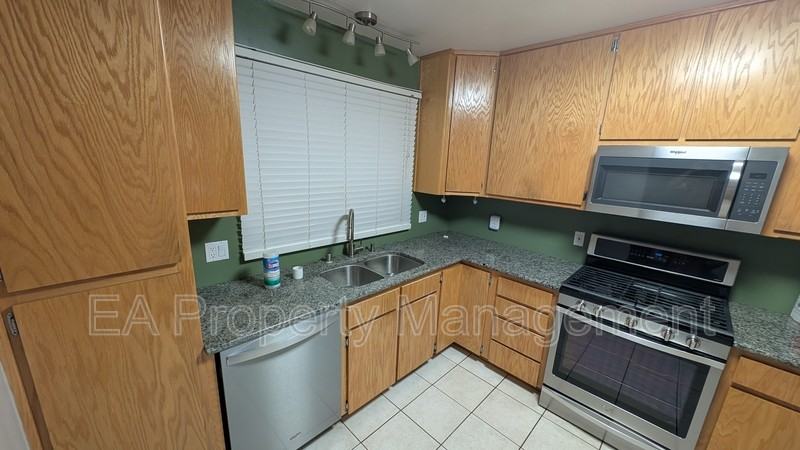 2837 Palomas Dr Ne - Photo 6 of 23