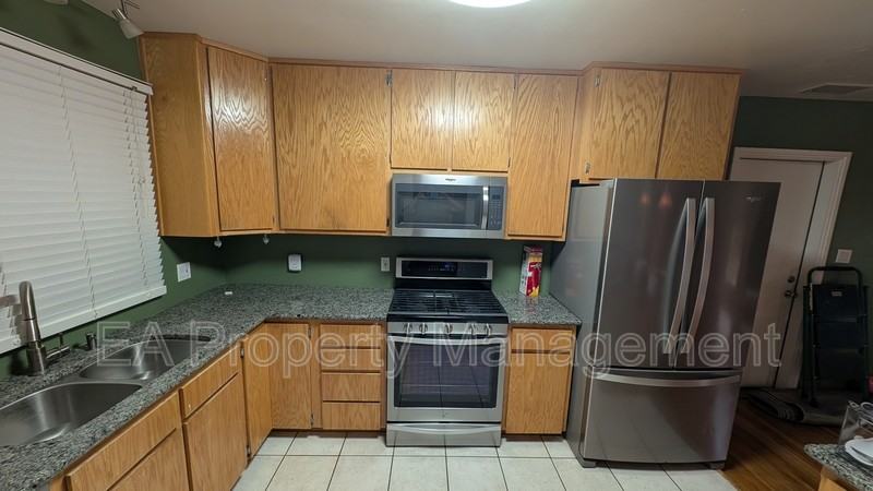 2837 Palomas Dr Ne - Photo 7 of 23