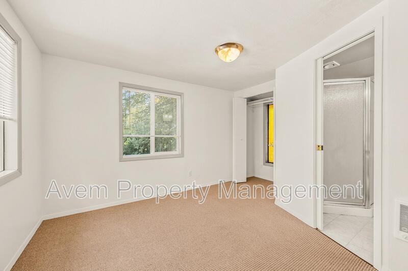 5103 Sw Nevada Ct - Photo 6 of 11
