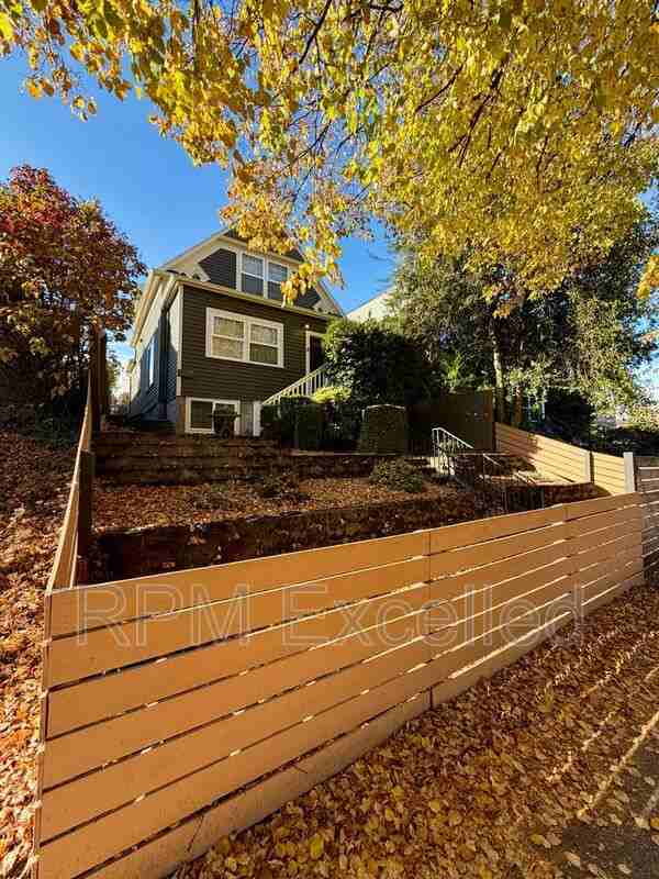 1214 Yakima Ave #A - Photo 2 of 19