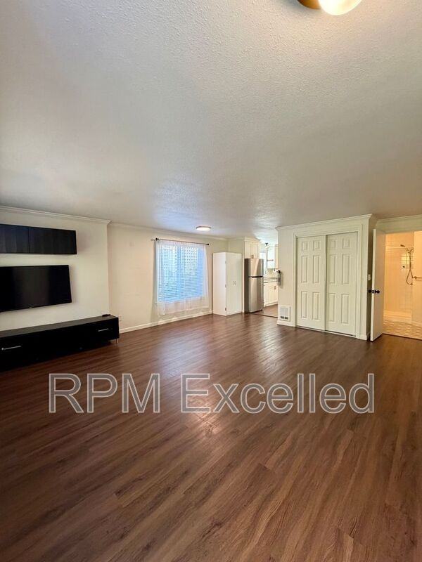 1214 Yakima Ave #A - Photo 3 of 19
