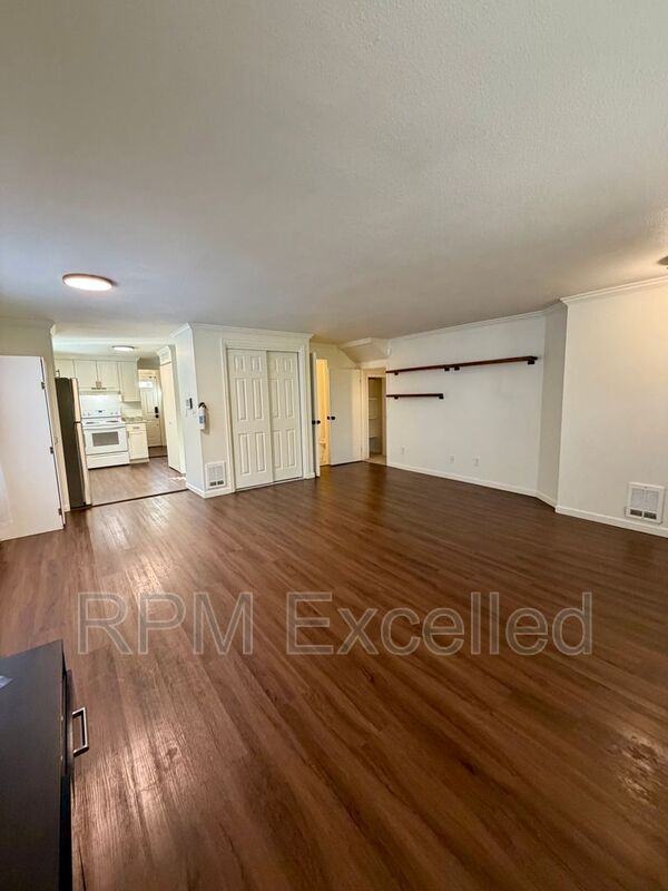 1214 Yakima Ave #A - Photo 4 of 19