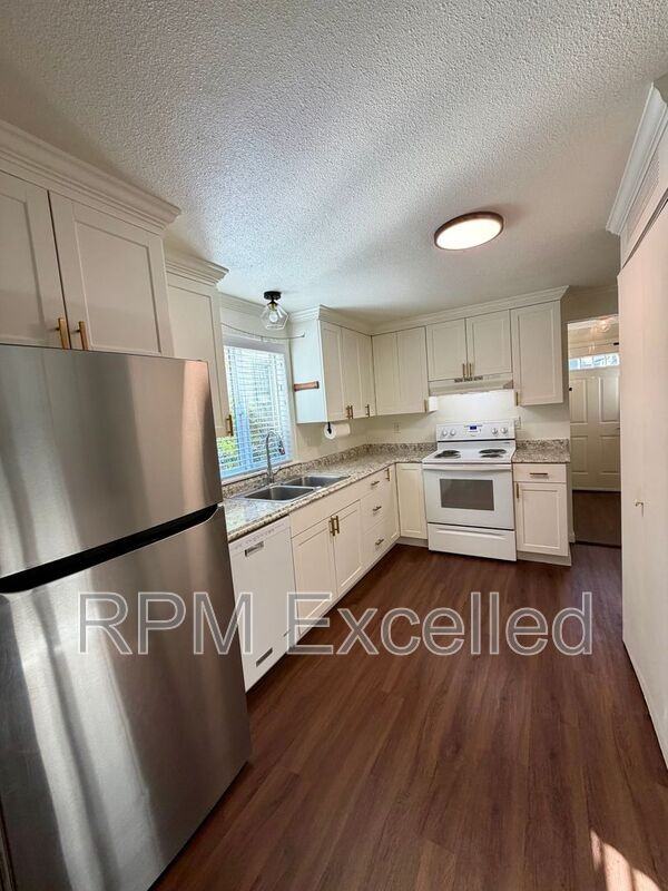 1214 Yakima Ave #A - Photo 6 of 19