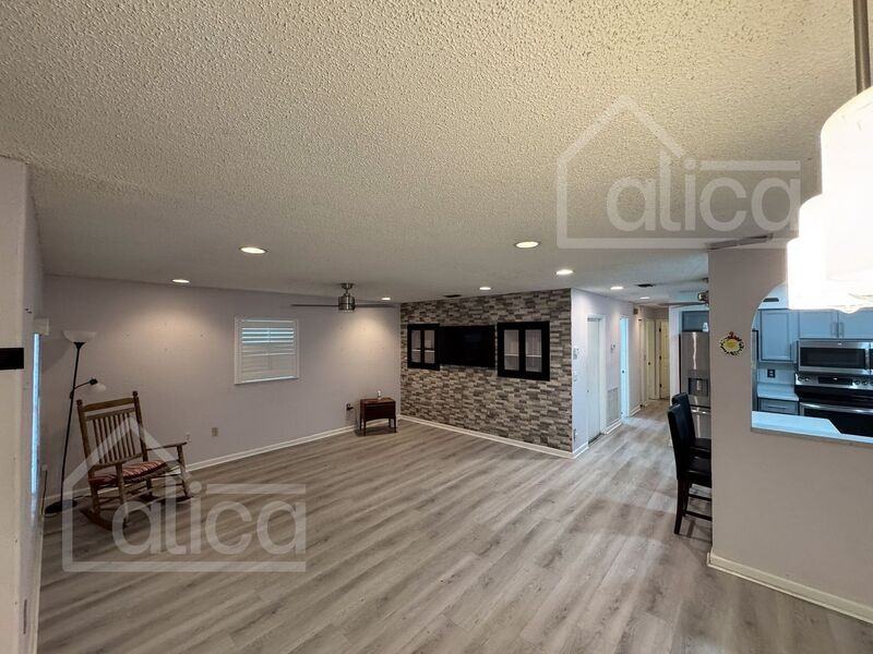 244 9th St W - Photo 2 of 9
