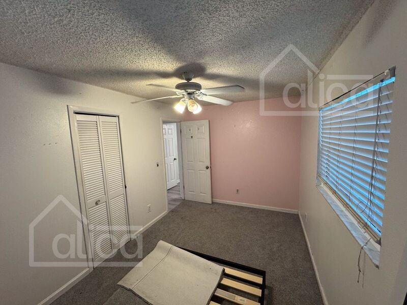 244 9th St W - Photo 5 of 9
