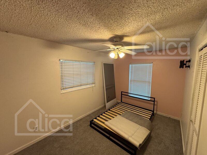 244 9th St W - Photo 6 of 9