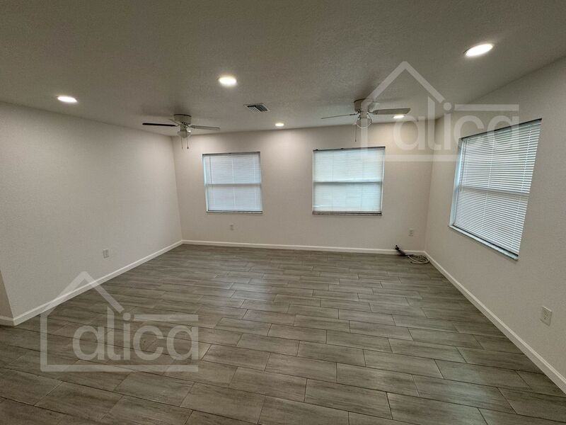 2701 13th St W - Photo 3 of 17