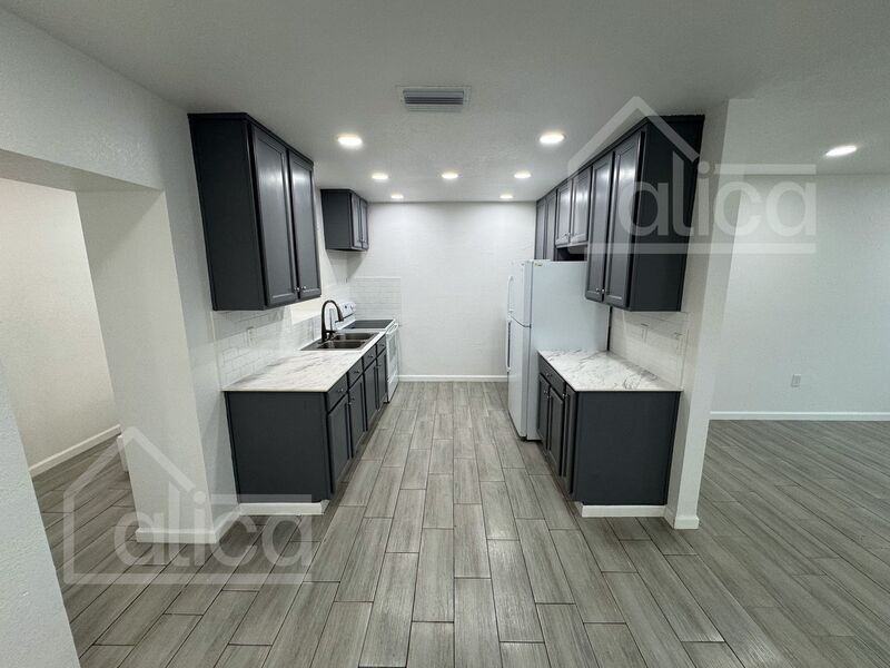 2701 13th St W - Photo 5 of 17