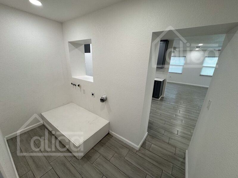 2701 13th St W - Photo 6 of 17