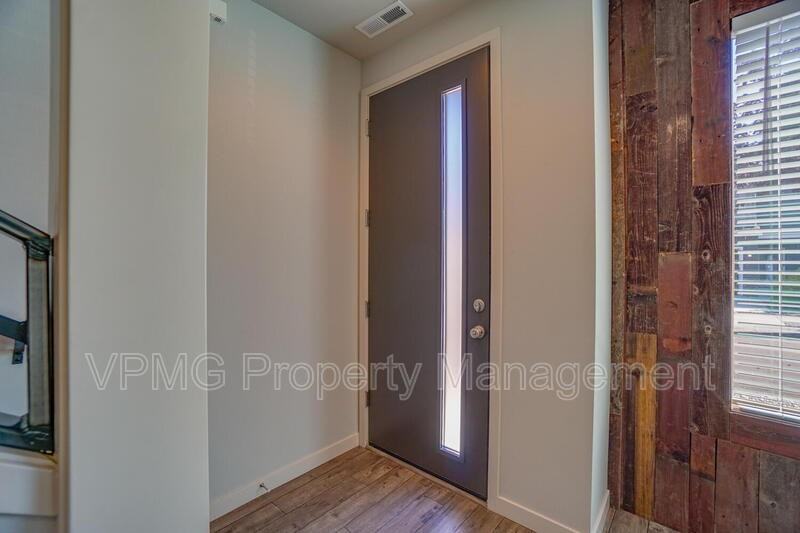 187 N 44th Pl - Photo 3 of 26