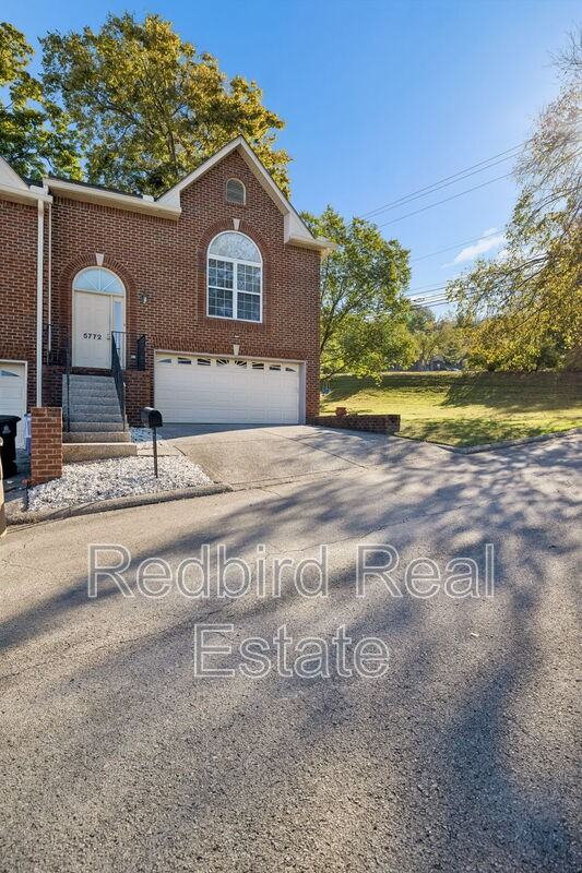 5772 Amalie Dr - Photo 4 of 41