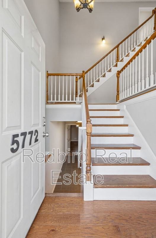 5772 Amalie Dr - Photo 5 of 41