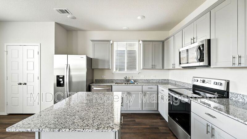 158 Hazy Glade Dr - Photo 3 of 38
