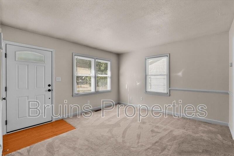 908 Newell St - Photo 3 of 33
