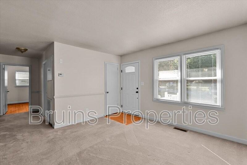 908 Newell St - Photo 4 of 33