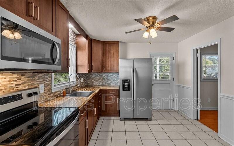 908 Newell St - Photo 6 of 33