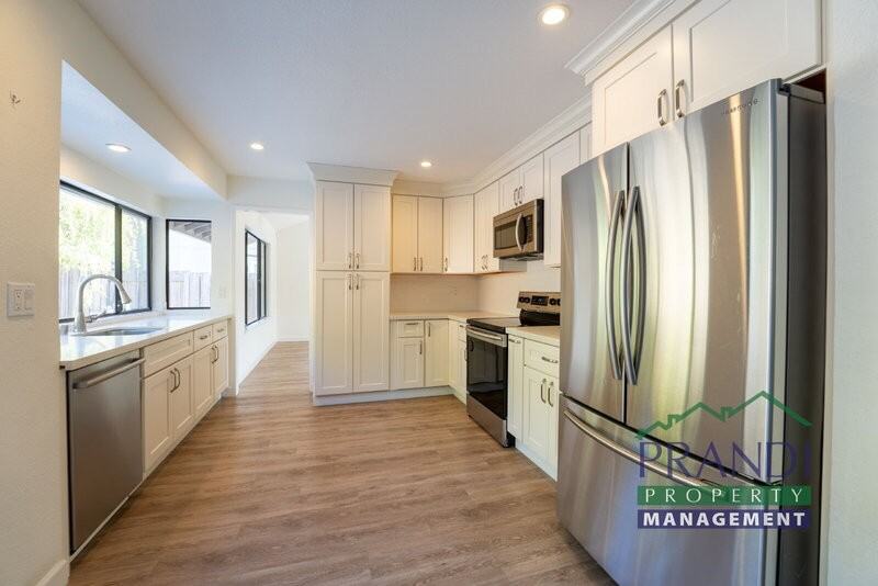 111 Bishop Ct - Photo 7 of 22