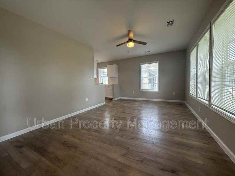 86 W Dempster Ave - Photo 2 of 10