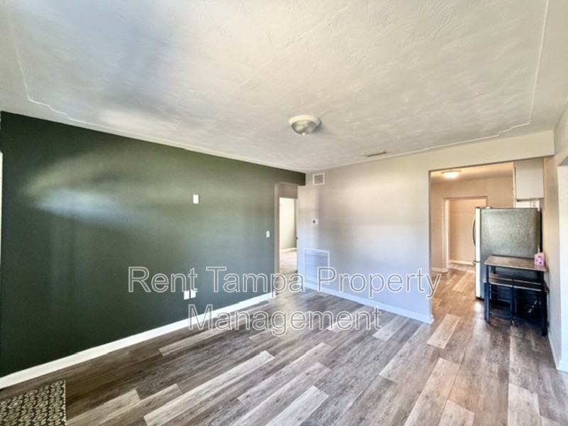 1635 40th St S - Photo 4 of 45