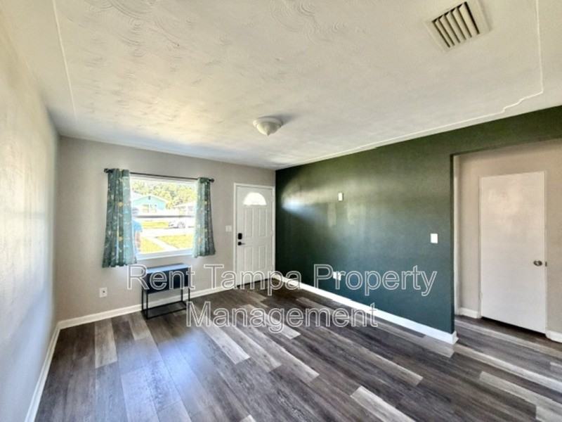 1635 40th St S - Photo 5 of 45