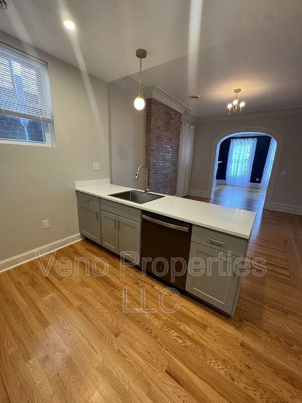 251 3rd St #2 - Photo 5 of 17