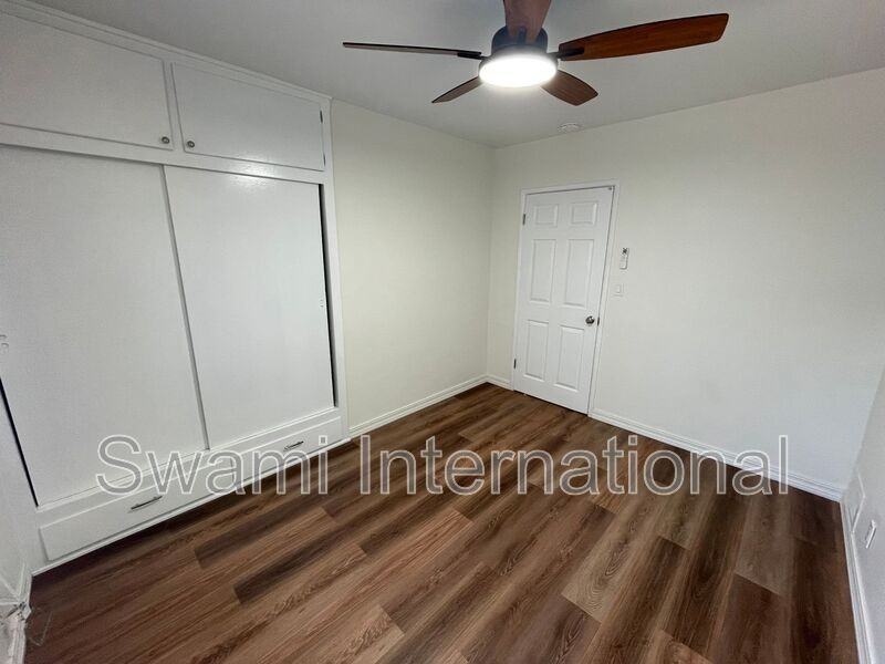 1102 W 92nd St - Photo 7 of 13