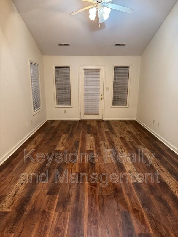 110 Bruce View Cir - Photo 2 of 9