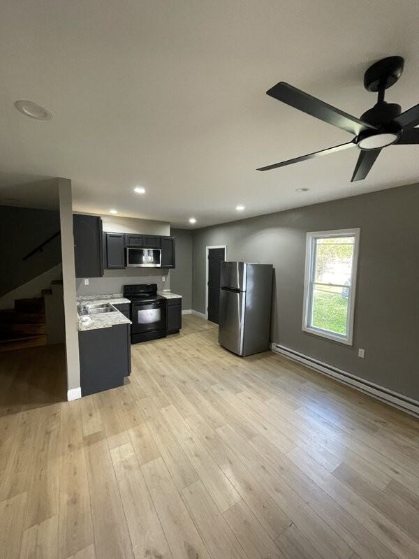 1402 Hamilton St - Photo 3 of 14