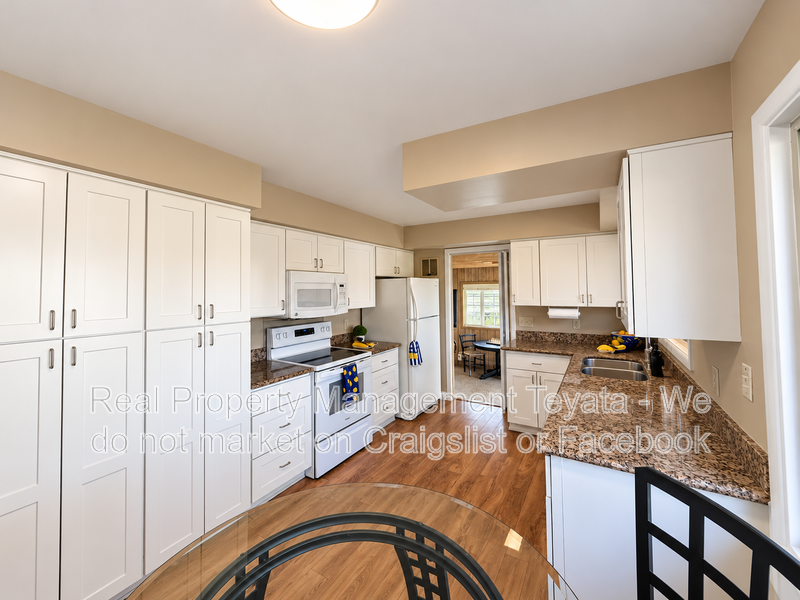 2808 Azalea Pl - Photo 7 of 32