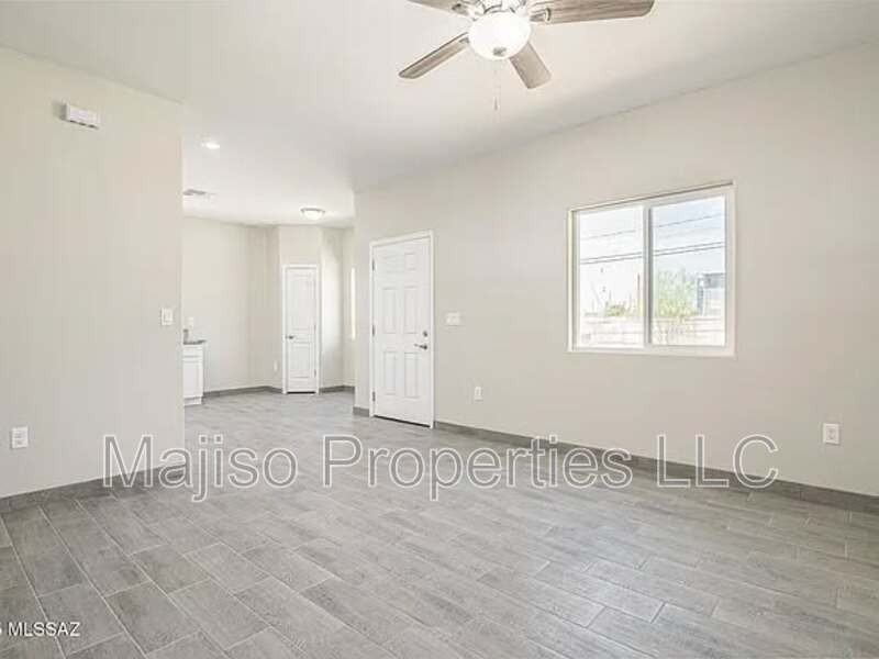 1224 N 13th Ave - Photo 4 of 6