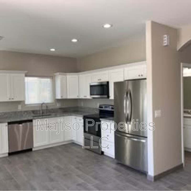 1224 N 13th Ave - Photo 5 of 6