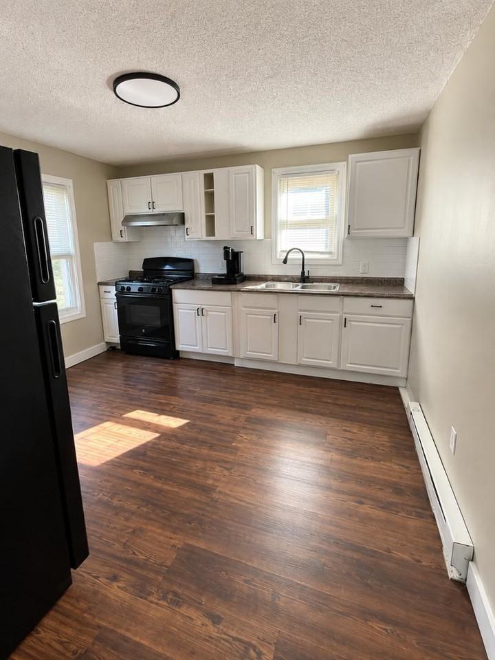 24 Walnut St #1 - Photo 5 of 22