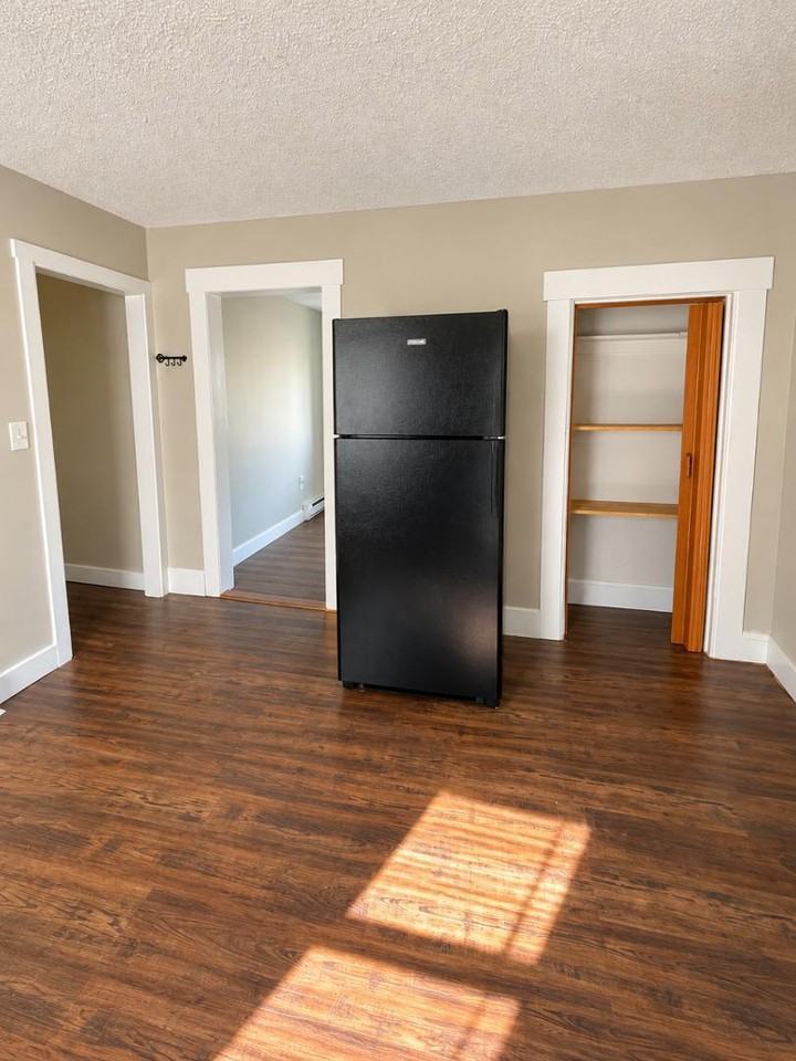 24 Walnut St #1 - Photo 6 of 22
