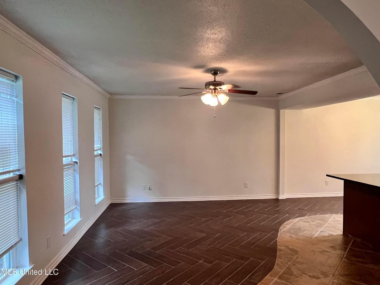2418 Northridge Dr - Photo 4 of 28