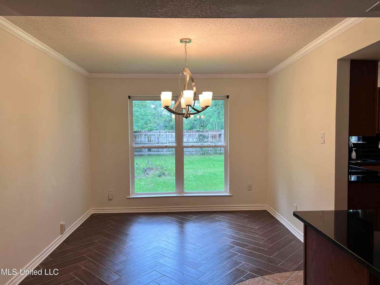 2418 Northridge Dr - Photo 6 of 28