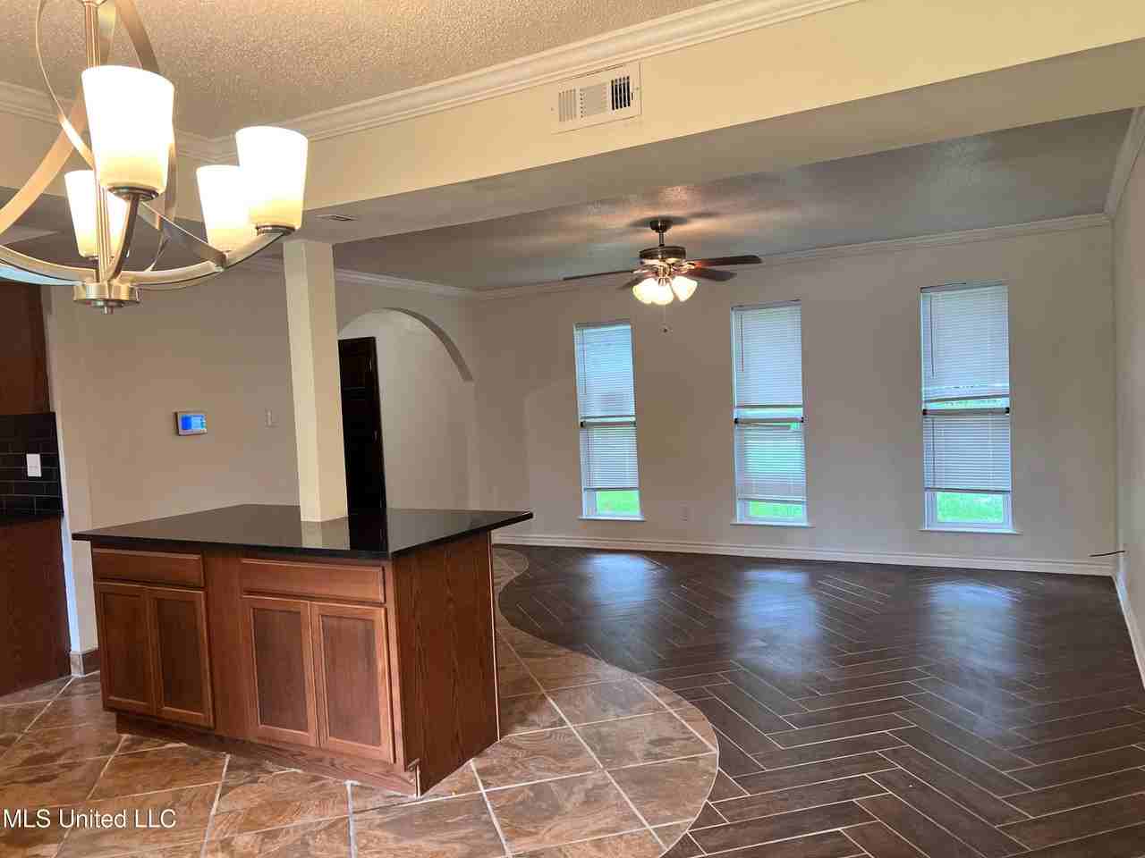 2418 Northridge Dr - Photo 7 of 28