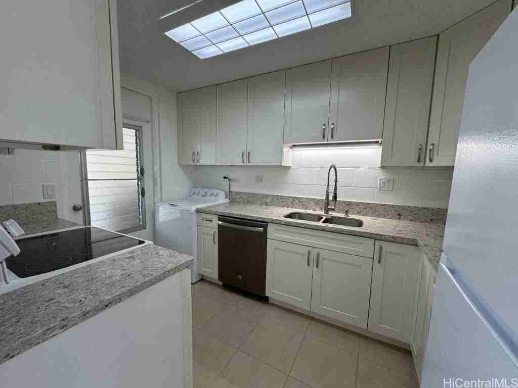 1188 Hoola Pl #10A - Photo 2 of 22