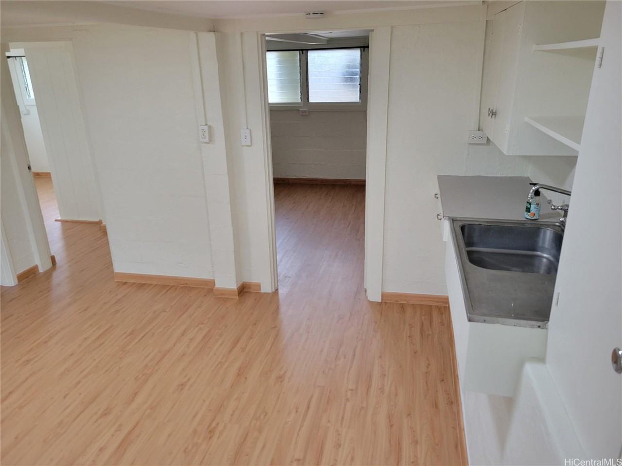 2020 Metcalf St #B - Photo 5 of 17