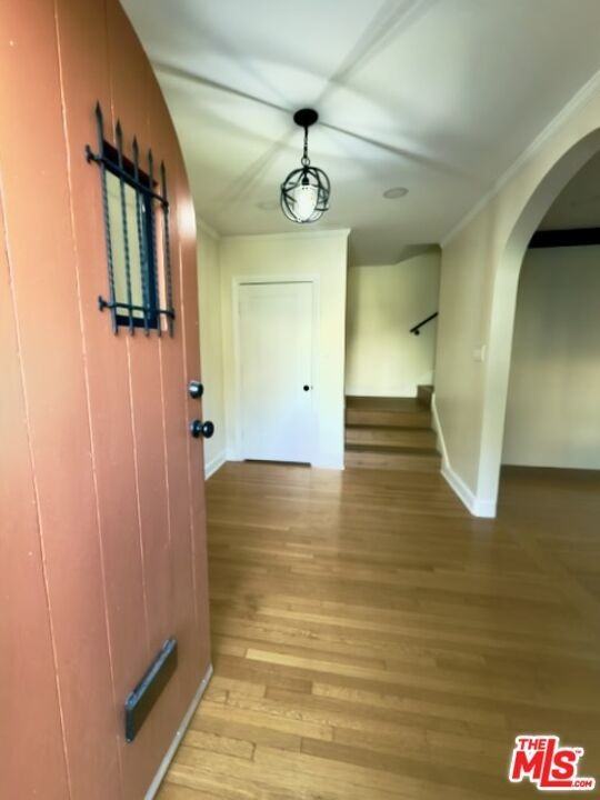 803 S Mansfield Ave - Photo 2 of 36