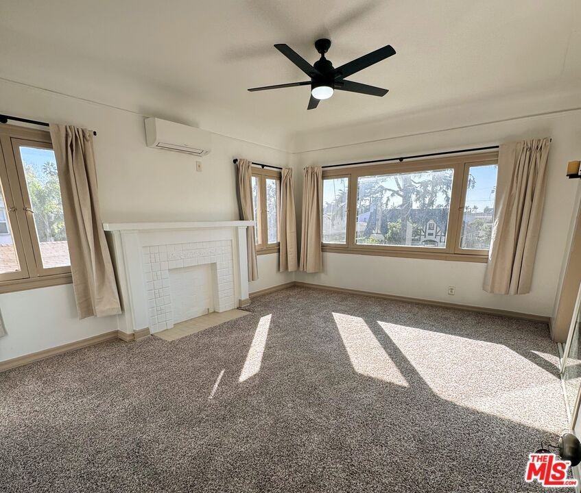 2406 5th Ave - Photo 4 of 16